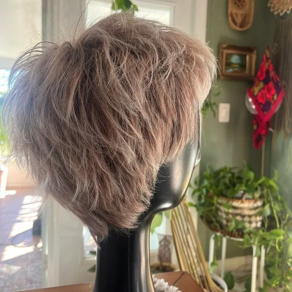 Tony of Beverly KRIS color: pink pearl rooted heat resistant wig - Picture 4 of 16